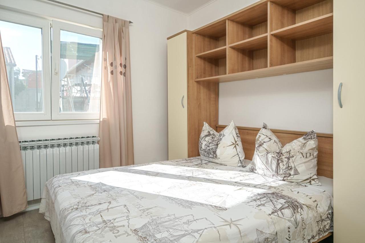 Apartmani Gabriella Vodice Eksteriør bilde