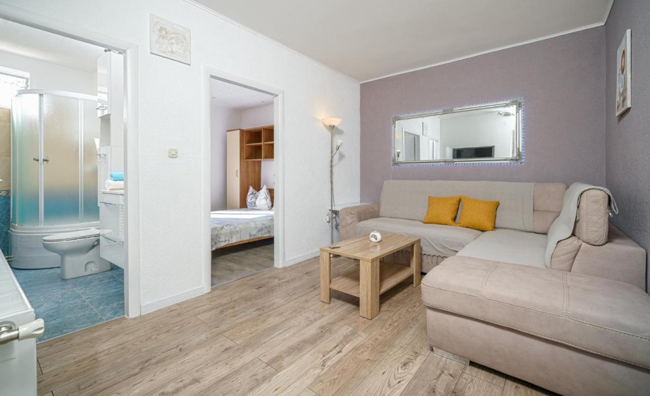 Apartmani Gabriella Vodice Eksteriør bilde
