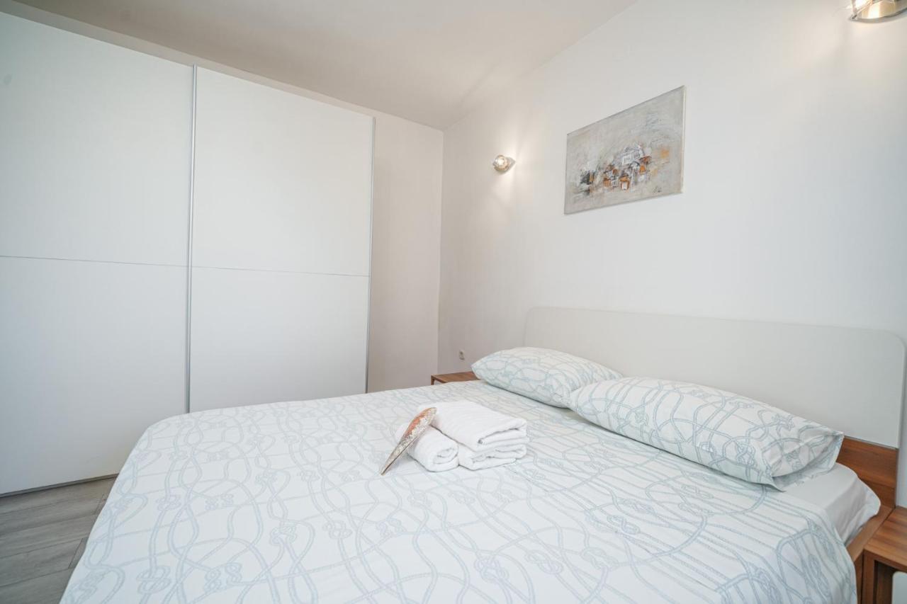 Apartmani Gabriella Vodice Eksteriør bilde