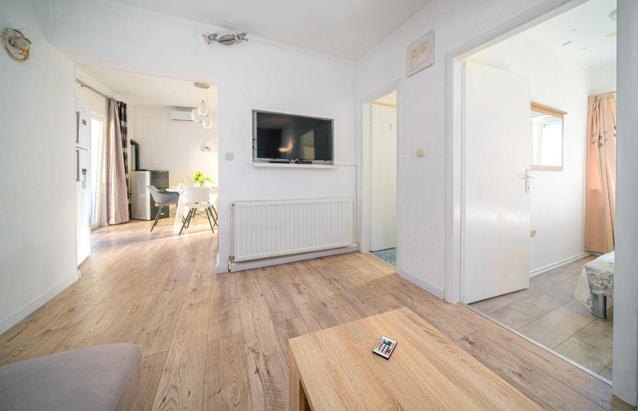 Apartmani Gabriella Vodice Eksteriør bilde